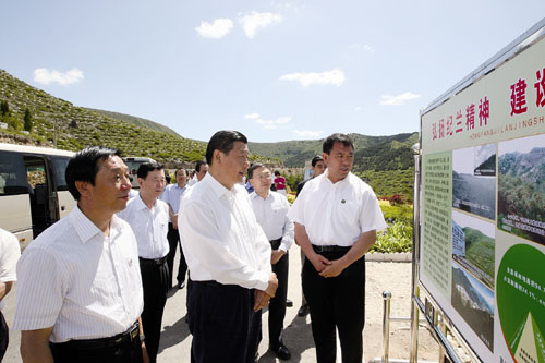 中共中央政治局常委、国家副主席习近平视察青