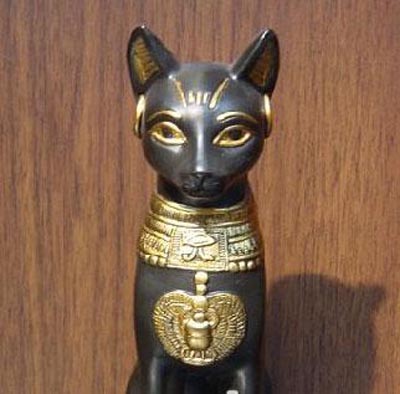 埃及的黑色猫神像