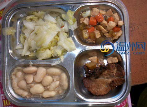 饭菜吃出头发虫子 温十九中学生质疑午餐质量