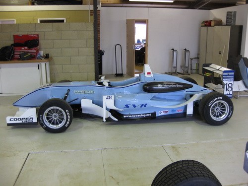 中国首支三级方程式车队SVR车队整装待发