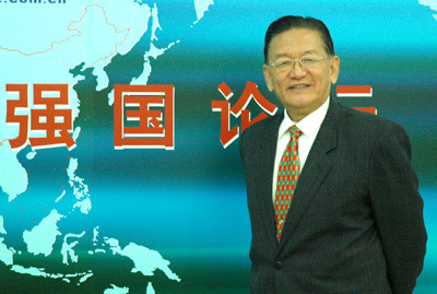 毛泽东思想邓小平理论研究会会长石仲泉做客强国论坛照片1 