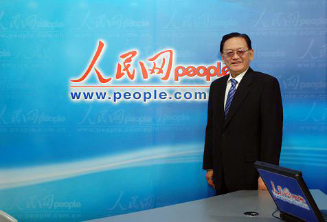 毛泽东思想邓小平理论研究会会长石仲泉做客强国论坛照片