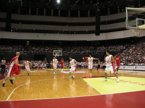 姚明赴台举办慈善篮球比赛