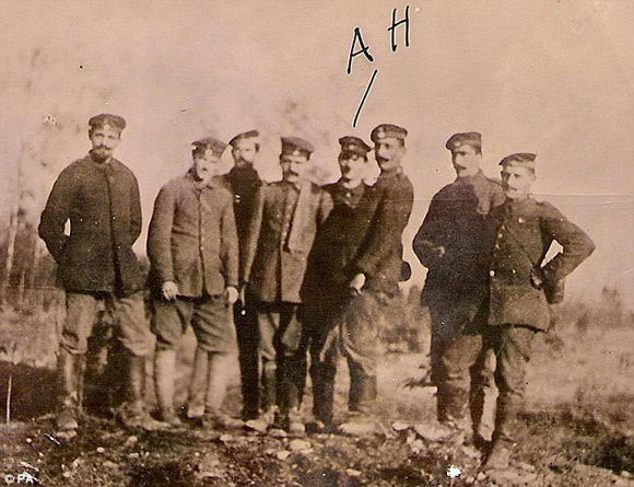 希特勒一战时只是个信使 被戏称后方猪 (2)