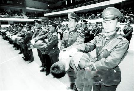 1983严打风暴 不杀不足以平民愤?