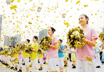 《五色花开》唱出青春活力