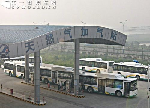 大规模推广天然气汽车还需闯三关