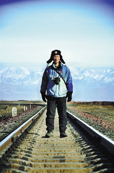 小伙7年行走20万公里拍火车 拍下20余万张照片