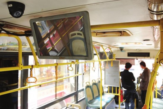 公交车上安装监控摄像头提高安全保障