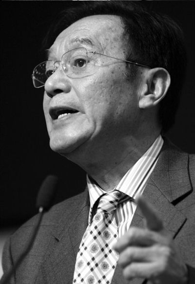 张贤亮否认包养情人 笑称五个太多了