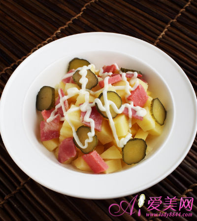 久坐办公室易患头痛 8种食物能防治