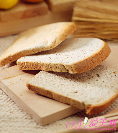 久坐办公室易患头痛 8种食物能防治