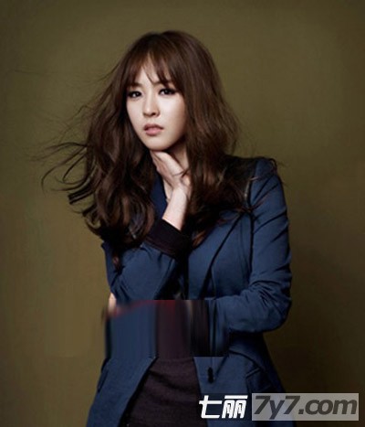 <em>2013</em>韩式女生<em>长发烫发发型</em> 轻松塑造甜美优雅