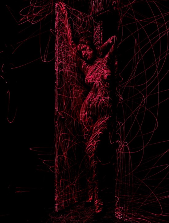 骇人激光!穿透裸模的人体摄影(组图)