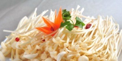 冬季皮肤易过敏多吃金针菇