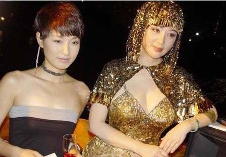 57岁刘晓庆演陈冲儿媳 明星<em>老女人</em>装嫩吓人(图