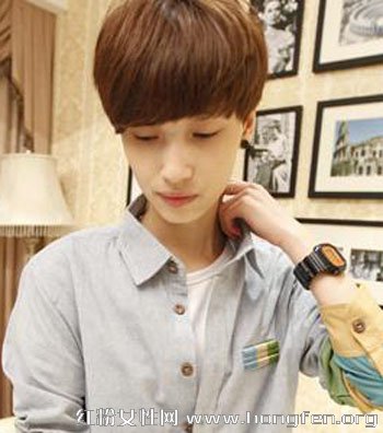 男生额头高适合什么发型 5款帅气男生发型--时尚