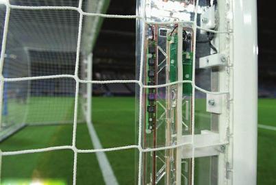 电子裁判打入足球 鹰眼进球裁判争世界杯出