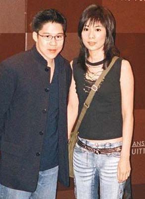 传郭晶晶豪门婚姻亮红灯 <em>霍启刚</em>与嫩模吴婷演