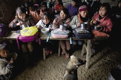关注冬天里的留守儿童棉袄单薄手被冻伤组图7