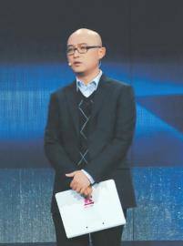 《非诚勿扰》又来位乡长 孟非穿上鸡心领