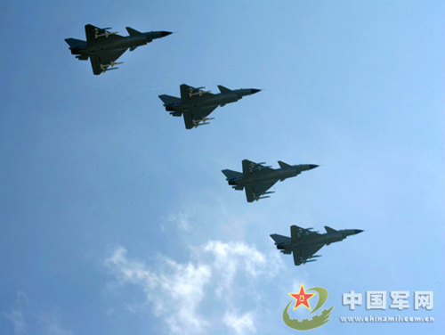 传中国歼10等战机群首次逼近钓鱼岛 日f15拦截【3】