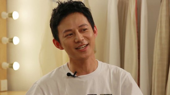 何炅力挺阿雅新节目+破例与谢娜合体上访谈节