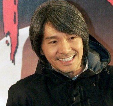 周星驰出席活动。