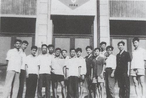 世界各地的儿童绘画的面目也总是相类似的 世界各地的儿童绘画的面目也总是相类似的
