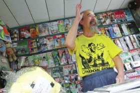 长沙“报亭爷爷”去世 曾吊嗓子替高考学生助威