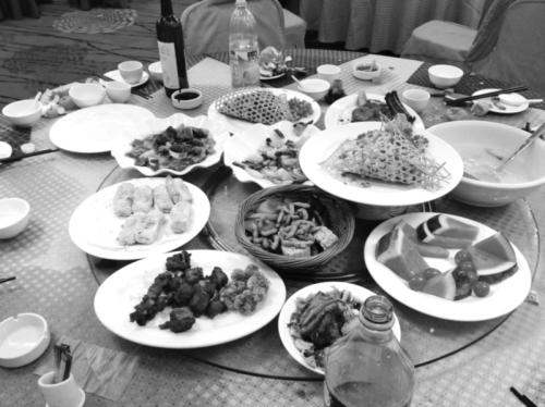 两科室聚餐,高档酒店摆下20桌(图)