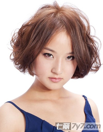 <em>2013</em>最新流行女生短发发型 个性短发打造帅气