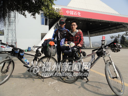 福建医大两学生骑车回漳州过年 4天骑行480公