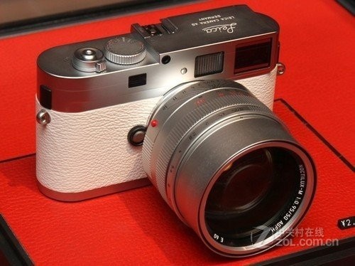 Gao Cheap Sexy Lingerie  Fushuai sent his girlfriend preferred leica M9-P limited edition quoting