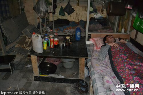 河北唐山百位农民工集体讨薪 多次反应未果(图