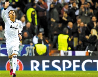 C罗破旧主门不庆祝 欧冠皇马主场战平曼联-弗