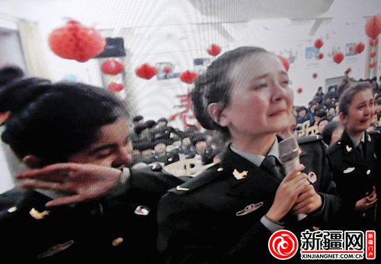 天山香江一线连 驻港<em>女兵</em>与家人<em>视频</em>祝福(图)-