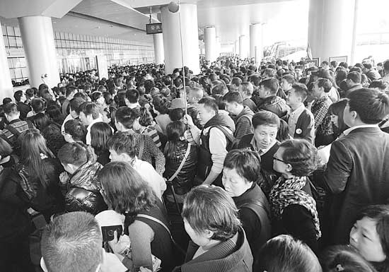 旅游团春节频出状况 港澳争议是否限制内地游