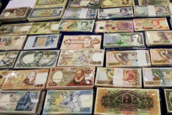 �����ʣ���4������Ǯ��չ�����ڰ��־���