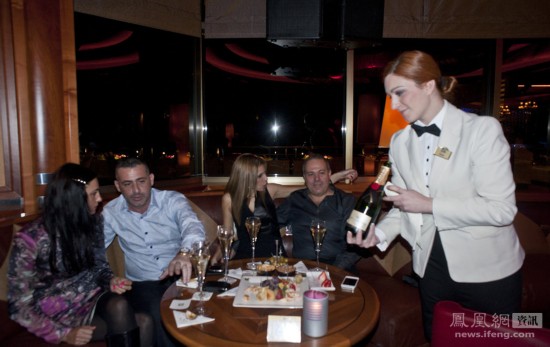 轻歌曼舞!探秘俄罗斯富人的夜生活