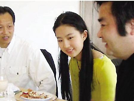 林妙可陪酒价格7万? 曝女星陪酒<em>放荡</em>瞬间-娱乐