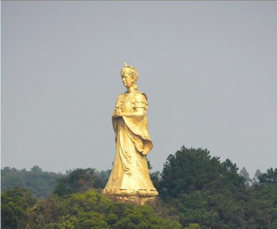 "龙母文化"是龙文化在南国的典型体现梧州于北宋年间在城北桂江河畔