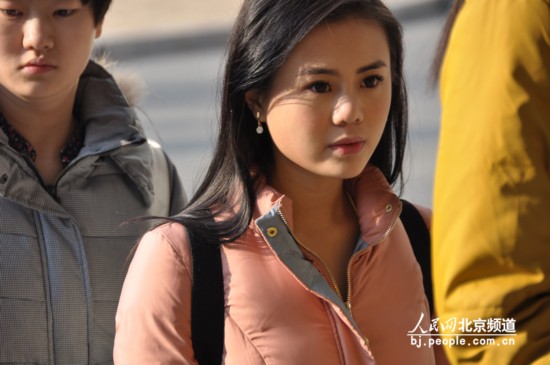 实拍中国传媒大学艺考 美女考生当场被星探 钦