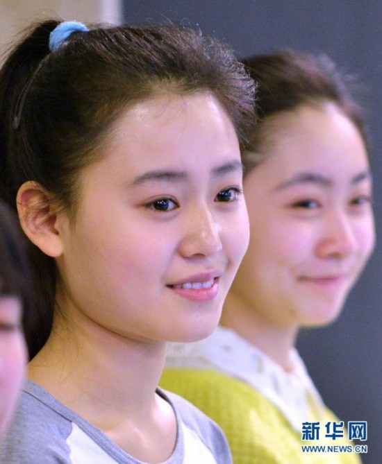 北影艺考现场实拍 素颜女生吸睛[组图]【5】