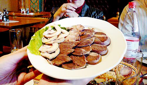哈薩克斯坦用馬肉做國菜