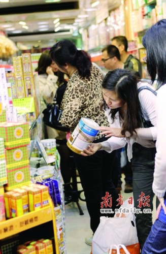 香港今起执行最严“限奶令”内地婴儿面临