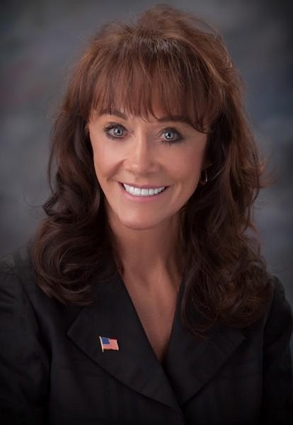 4. 찲˹(Diane Hendricks)38Ԫ