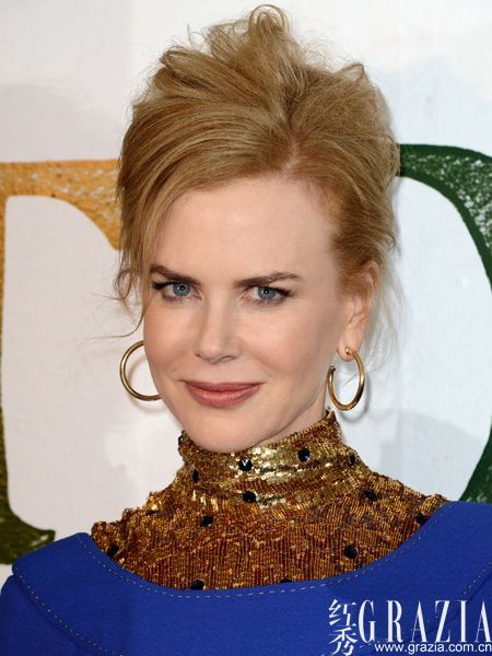 女星走红毯前必做美容疗程TOP10- Micro Rea