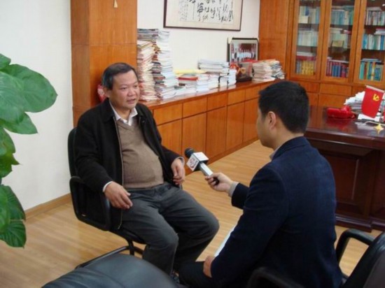 粮食局:陈则生局长接受福建省教育电视台采访