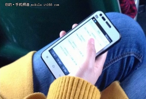 有关小米2a的谍照也曝光互联网